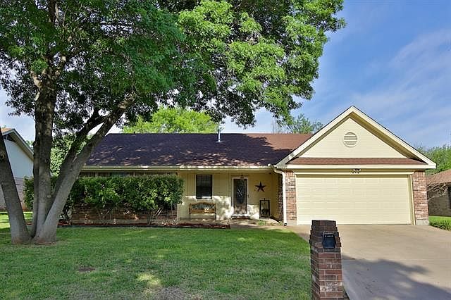 1st image of 5226 Shady Glen Ln