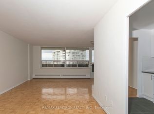6200 Bathurst St #1411, Toronto, ON M2R 2A3