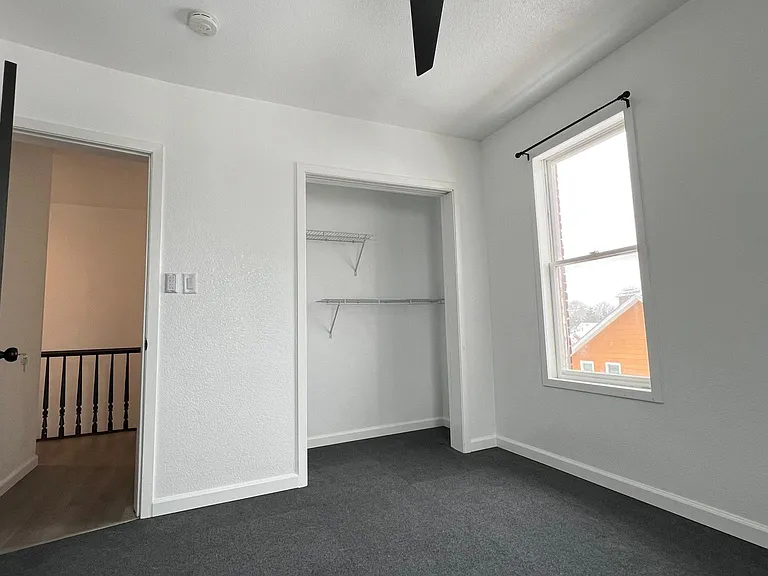 586 Arlington St — Photo 8
