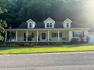 77 Cedar Trace Dr, Prestonsburg, KY 41653