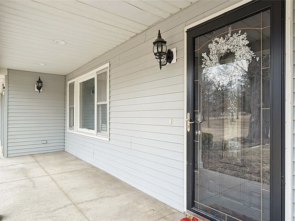 3rd image of 600 Carlton Rd