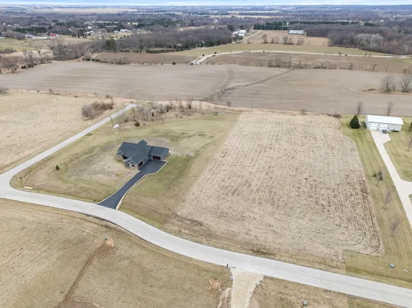 18303 Loretta Dr #25, Marengo, IL 60152