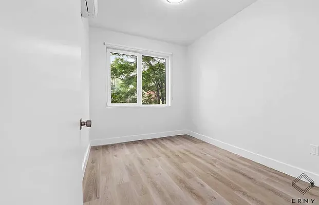 Rented by ERNY LLC | media 9