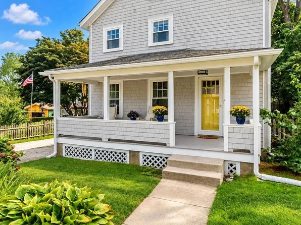 66 Schaeffer St, South Kingstown, RI 02879
