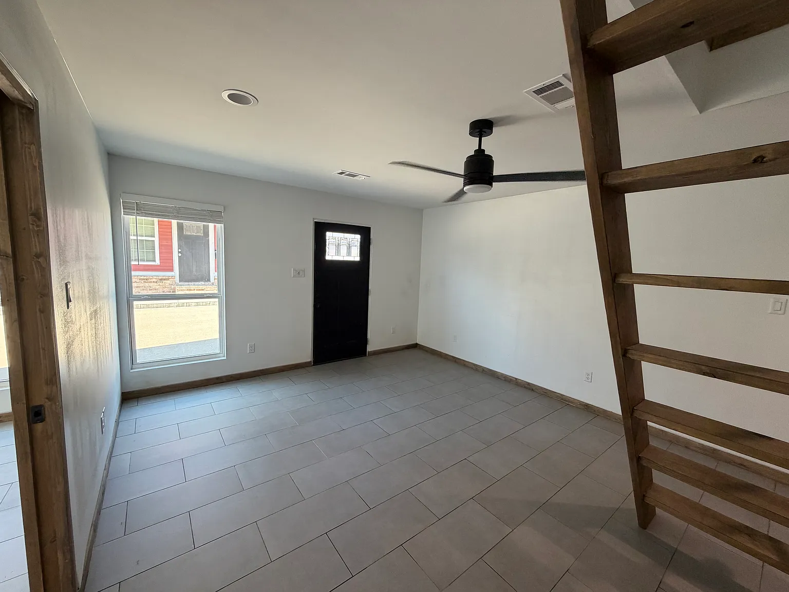 1 bed, 550 sqft, $1,000 — Photo 3