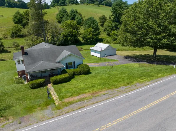 5134 Danville Pike, Hillsville, VA 24343