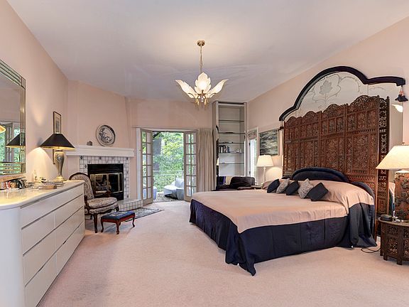 Master bedrooms with fireplace