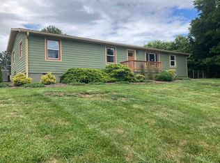 17 Chantilly Ct, Clyde, NC 28721