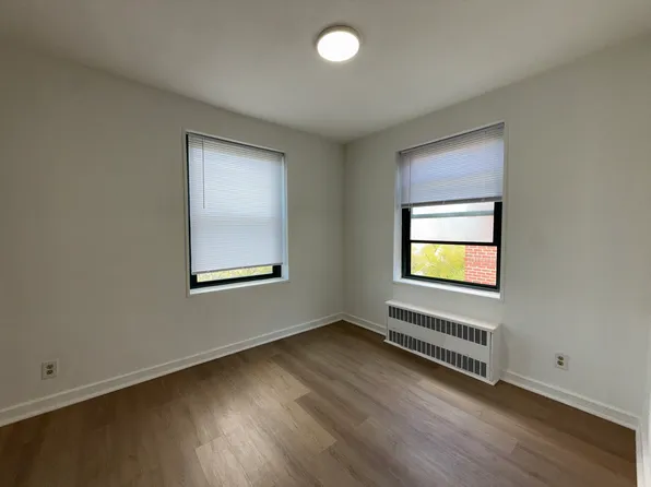 126A Hoyt St #2B, Stamford, CT 06905