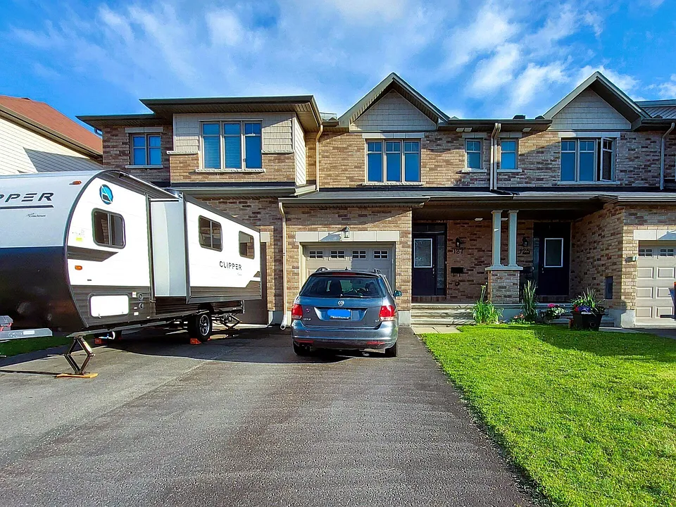 127 Hawkeswood Dr
