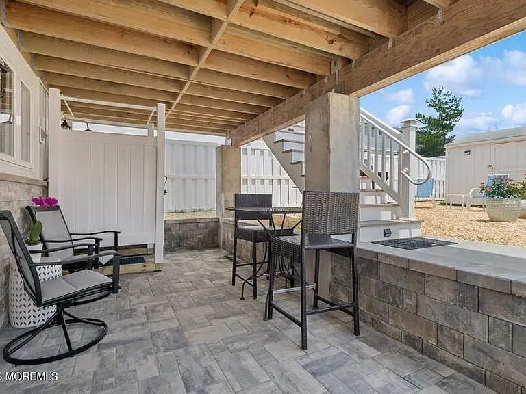 124 2nd Ave — Photo 35