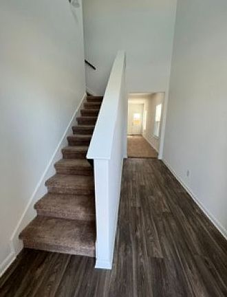 2nd image of 3951 Trail De Paris