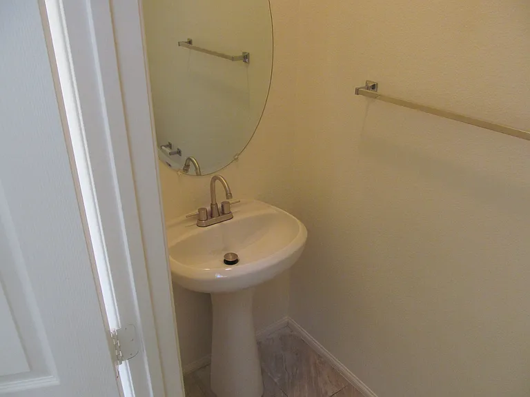 7471 Nicklin St — Photo 3