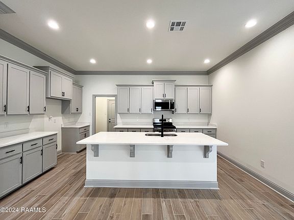 4th image of 311 Appleby Way