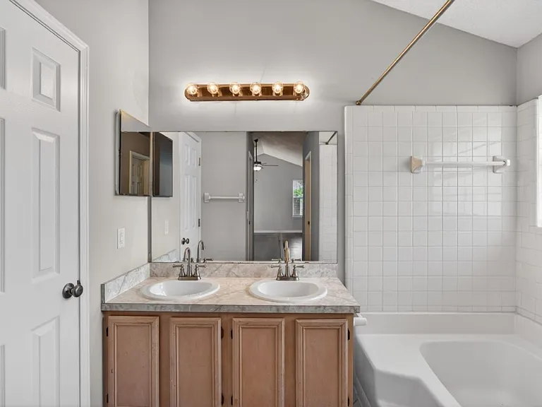 3550 Sheldrake Dr — Photo 19