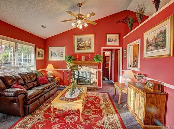 4th image of 132 Winghaven Ct