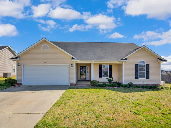 1961 Yellowbrick Rd, Fayetteville, NC 28314