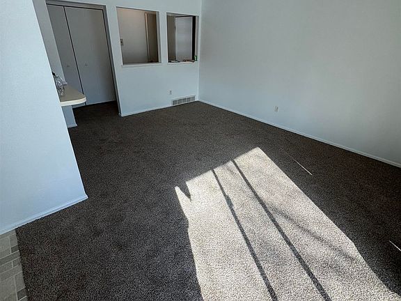 4th image of 6090 Western Dr
