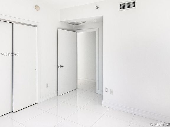 4th image of 1060 Brickell Ave APT 2911