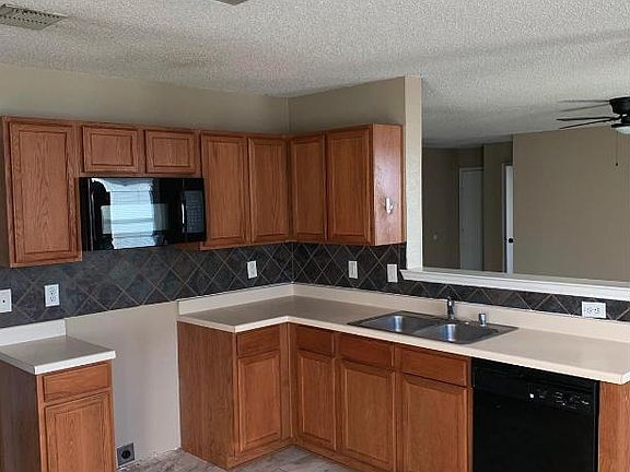 3rd image of 2644 Mariners Ct