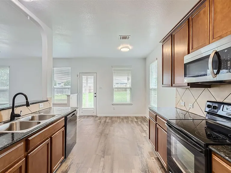 131 Lavaca Loop — Photo 9