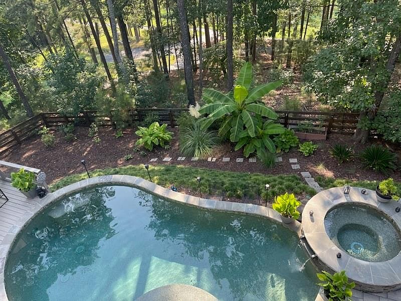 1st image of 595 Kings Peak Dr