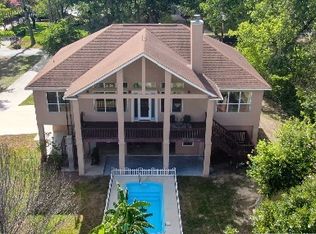 295 Turtle Ln, Seguin, TX 78155