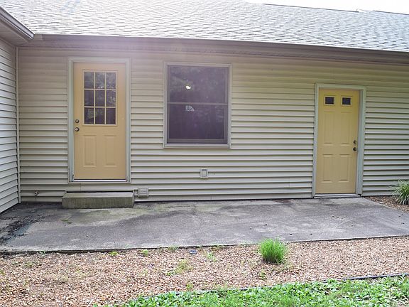 2nd image of 502 S Ellis Dr
