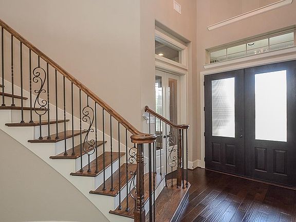 Inviting entry welcomes you home with warmth!