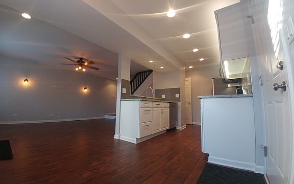 3rd image of 29W553 Winchester Cir S Unit 3