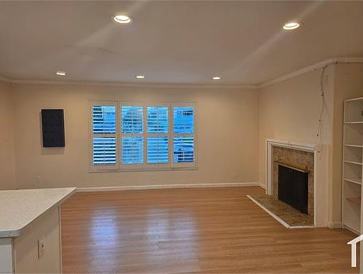 4th image of 3015 El Monte Ave