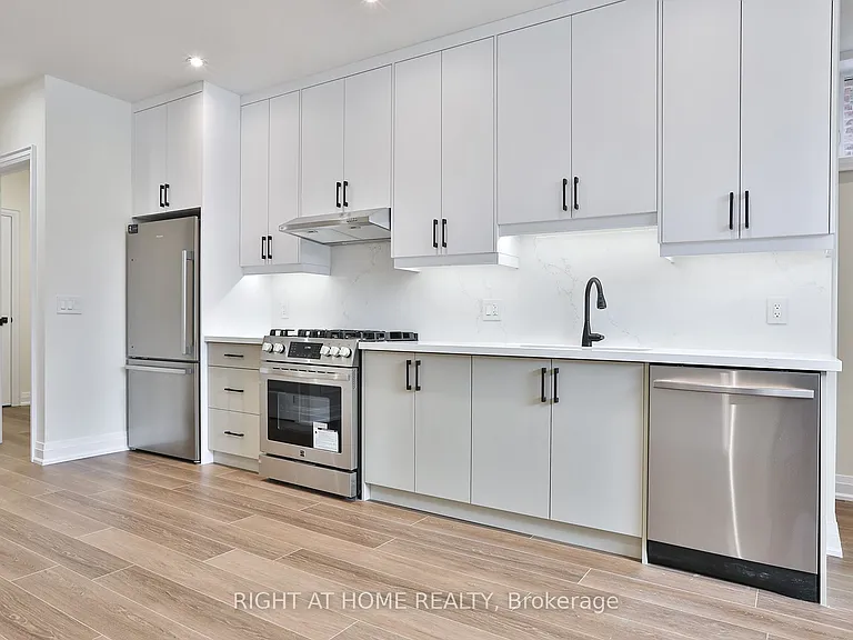 39 15th St #2 — Photo 7