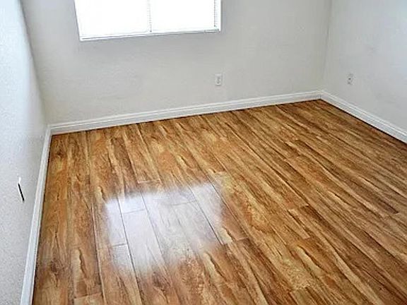 5th image of 1119 Bahia Ct #C