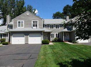 215 Castlewood Dr, Bloomfield, CT 06002