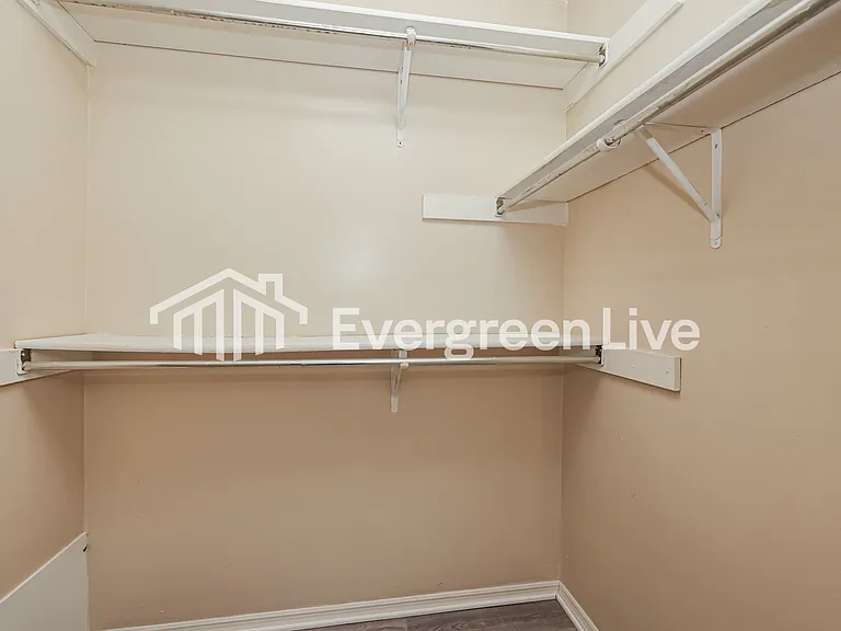 6453 Rolling Glen Dr — Photo 11