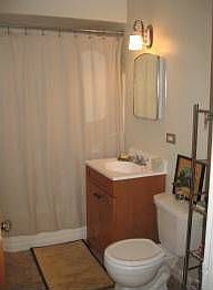 5th image of 10514 S Artesian Ave APT 2W