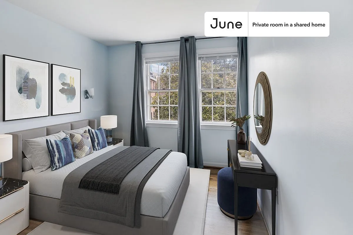 Queen bedroom in 7 bed/3.5 bath home in Southwest Waterfront #938 G — Photo 1