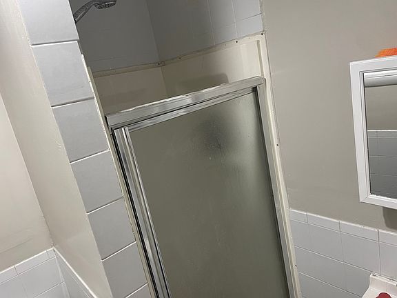 4th image of 1 Warwick St