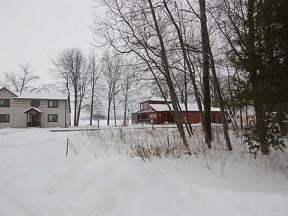 2nd image of 600 S Lake St