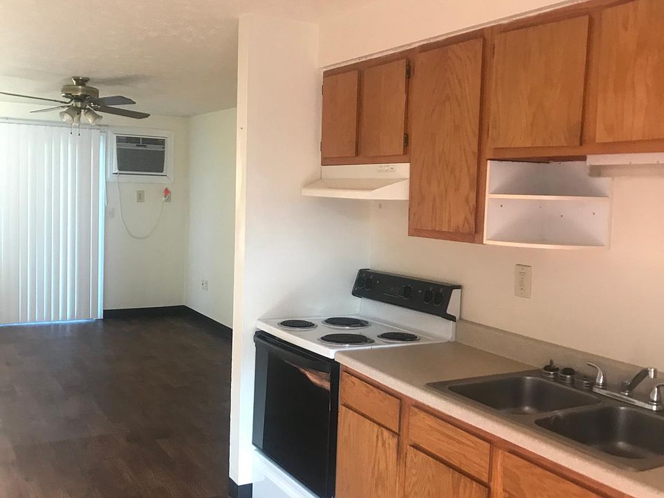 2nd image of 85 N Pembroke Ave