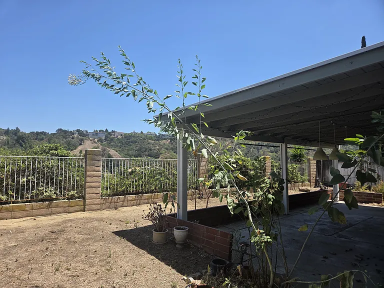 1472 Spruce Tree Dr — Photo 3