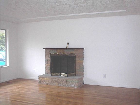living rm with FP