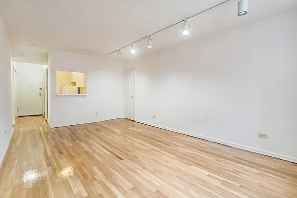 Rented by Bond New York | media 1