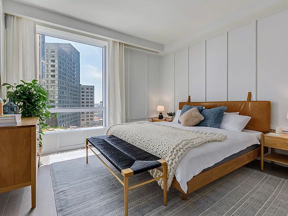 5th image of 1 City Poin APT 52H
