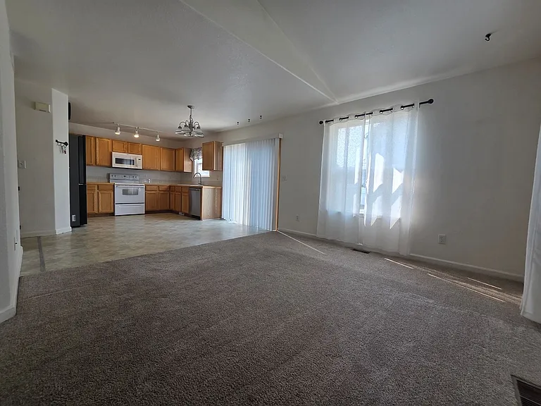 3225 Barbera St — Photo 2