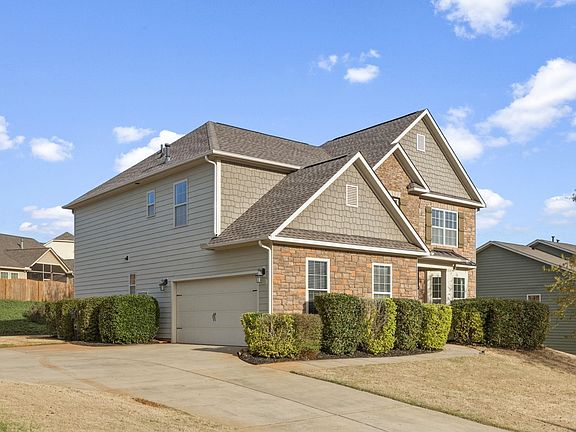2nd image of 155 Sapphire Pointe Dr