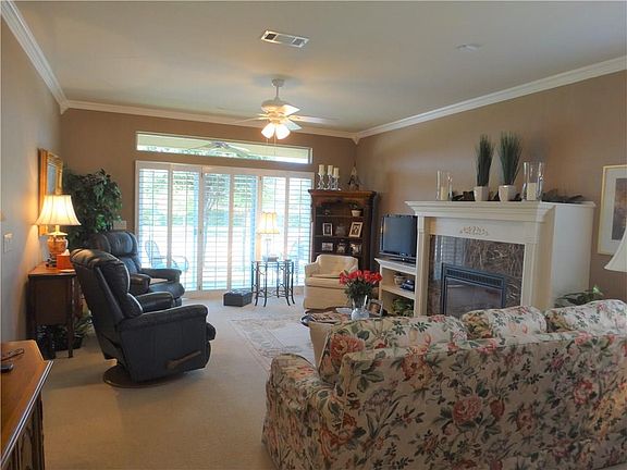 3rd image of 915 Nicklaus Ct