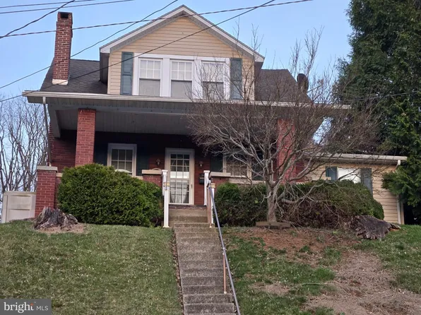 1 Terrace Hts, Glen Rock, PA 17327