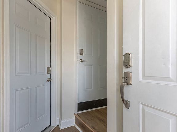 4th image of 1543 Northwick Rd #2
