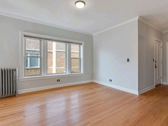 4th image of 1947 W Leland Ave APT 1